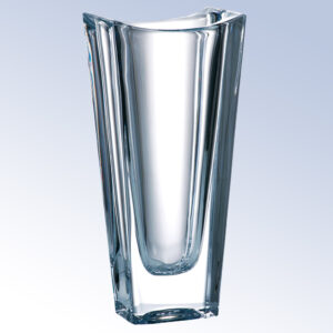 Crystal trophy with angular modern design in clear glass, displayed against a light blue gradient for corporate recognition.