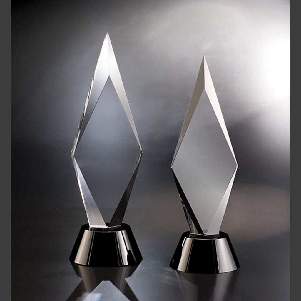 Diamond-shaped Tarana crystal awards on black bases, ideal for corporate or employee recognition.